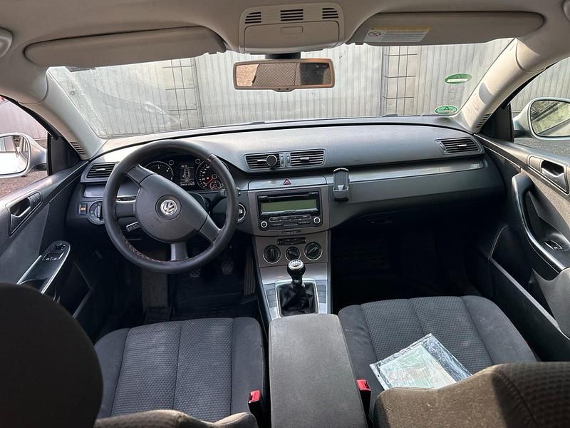 Usado VW Passat 140 HP (102 kW) 2010 Prateado Carrinha