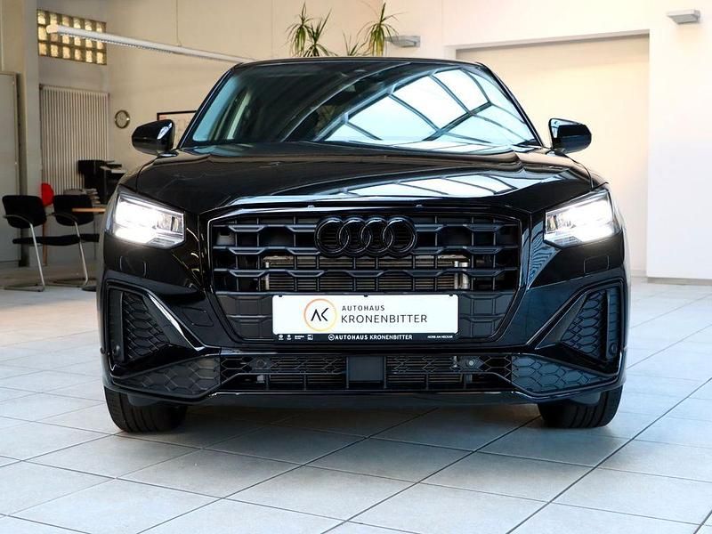 Gebraucht Audi Q2 S-Line 150 PS (110 kW) 2025 Mythosschwarz metallic SUV