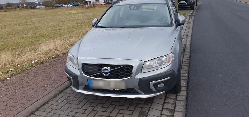Silber Gebraucht 2015 Volvo XC70 Summum Kombi | 18.500 € (Superpreis) - Bild 1/4