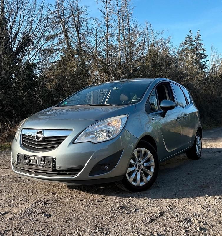 Gebraucht Opel Meriva Active 120 PS (88 kW) 2013 Silber Van / Kleinbus