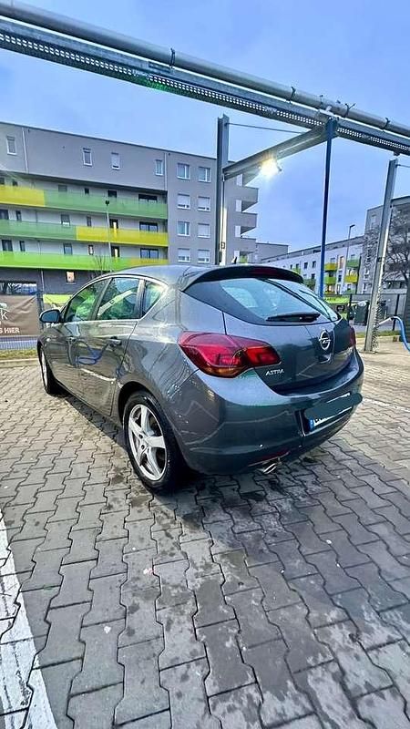 Gebraucht Opel Astra Cosmo 179 PS (131 kW) 2010 Grau Kleinwagen