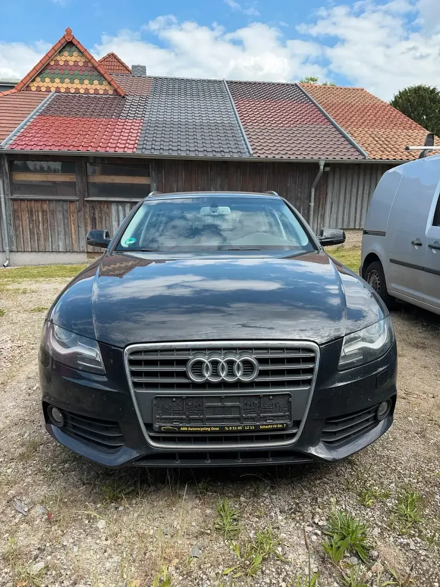 Gebraucht Audi A4 160 PS (117 kW) 2011 Schwarz Kombi