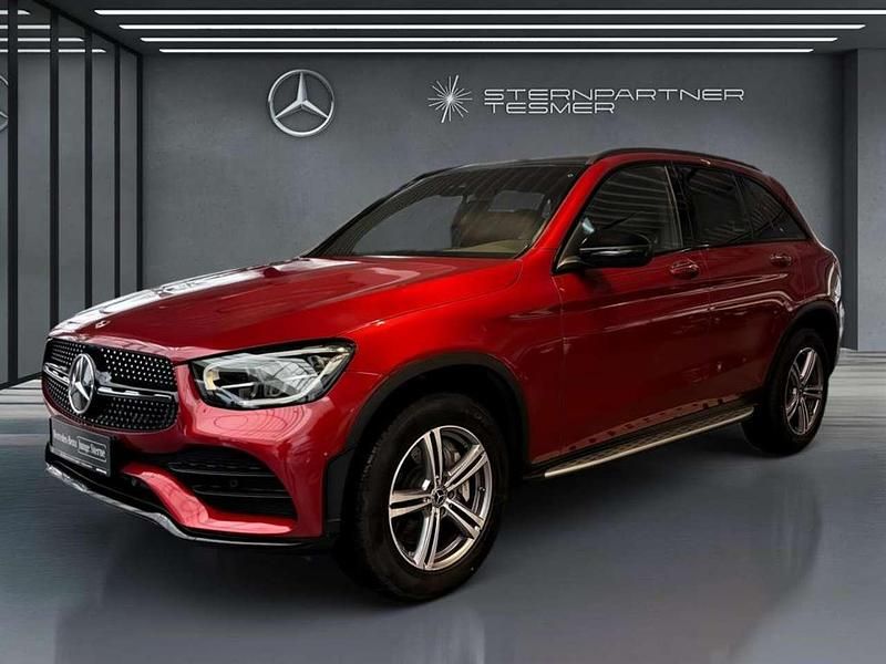 Gebraucht Mercedes GLC300e AMG 306 PS (225 kW) 2021 Rot SUV