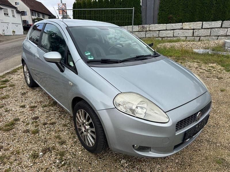 Gebraucht Fiat Punto Dynamic 77 PS (56 kW) 2009 Silber Kleinwagen
