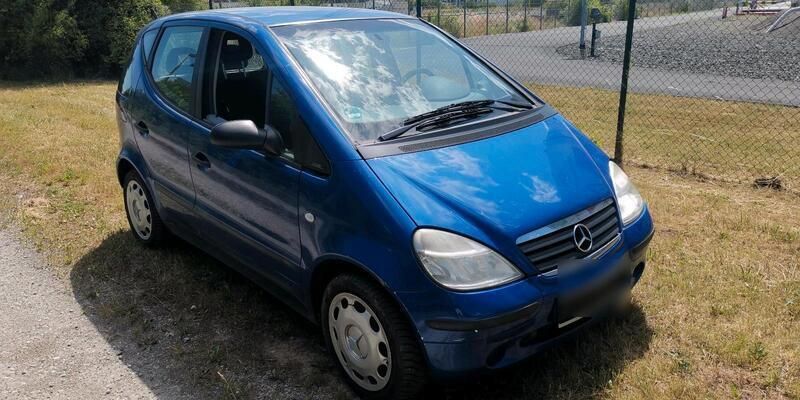 Blau Gebraucht 1999 Mercedes A140 Kleinwagen | 333 € (Superpreis) - Bild 1/4