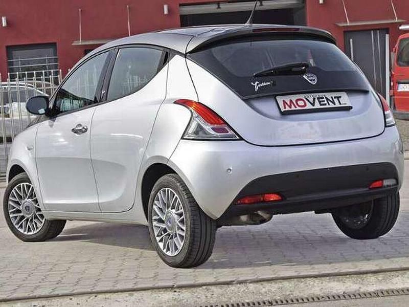 Gebraucht Lancia Ypsilon 69 PS (50 kW) 2011 Silber Kleinwagen