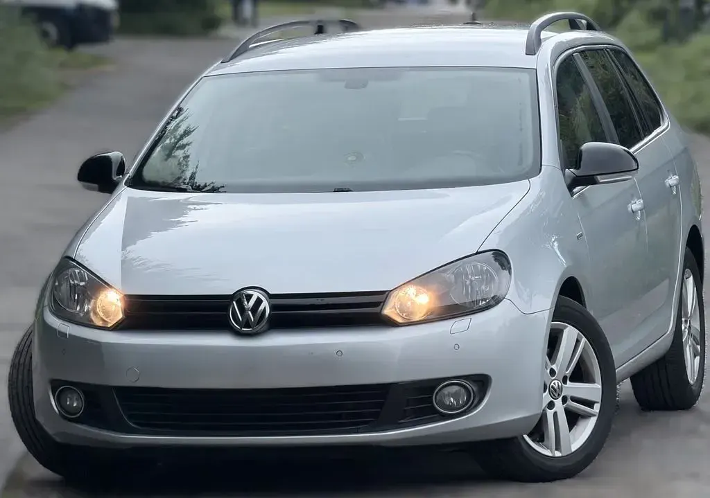 Gebraucht VW Golf VII Match 105 PS (77 kW) 2013 Reflexsilber metallic Kombi