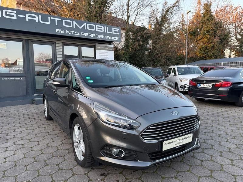 Gebraucht Ford S-MAX Titanium 241 PS (177 kW) 2017 Grau Van / Kleinbus