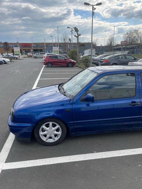 Second-hand VW Golf 60 CP (44 kW) 1997 Albastru Coupe