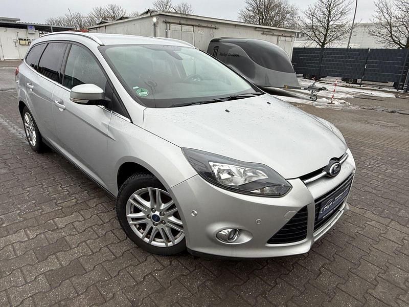 Gebraucht Ford Focus Titanium 125 PS (91 kW) 2015 Silber Kombi