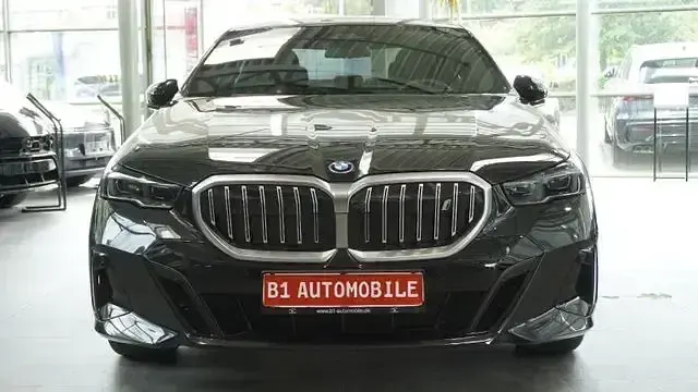 Gebraucht BMW i5 M Sport 289 kW (394 PS) 2025 Schwarz Limousine