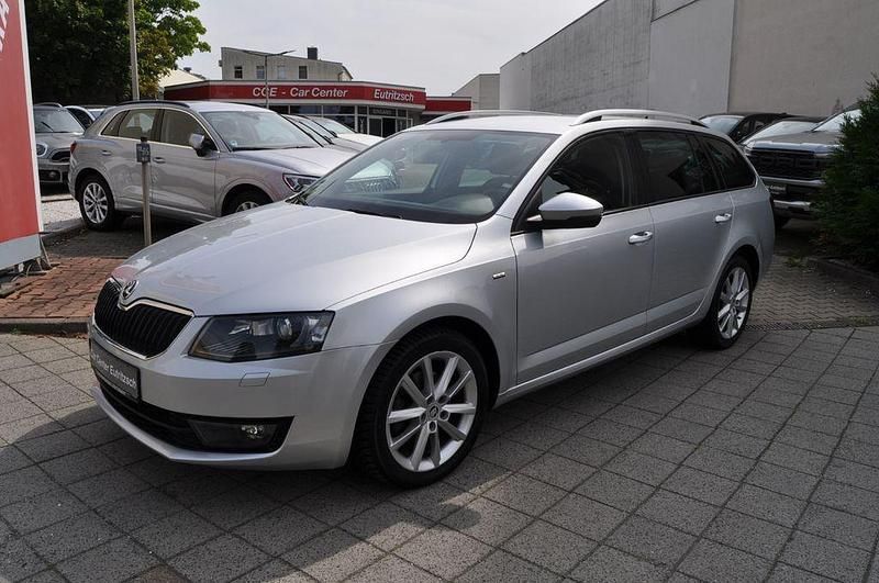 Stribrna brilliant/ brilliants Gebraucht 2016 Skoda Octavia Joy Kombi | 11.990 € (Fairer Preis) - Bild 1/4