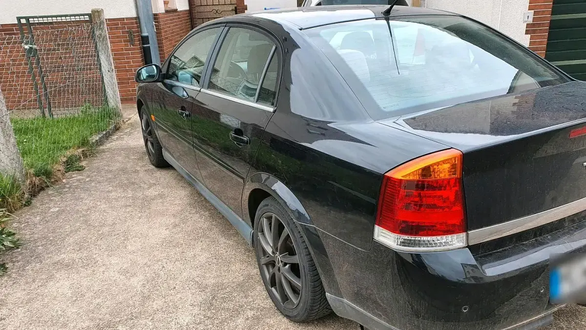 Gebraucht Opel Vectra 122 PS (89 kW) 2003 Schwarz Limousine