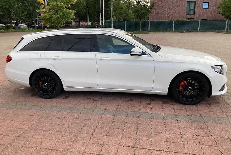 Gebraucht Mercedes E220 194 PS (142 kW) 2018 Weiß Kombi