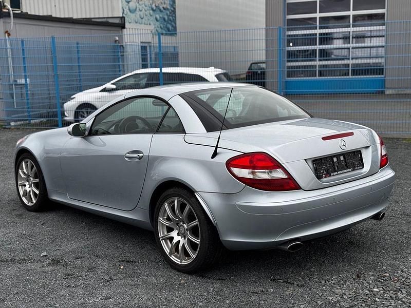 Gebraucht Mercedes SLK280 231 PS (169 kW) 2006 Silber Cabrio