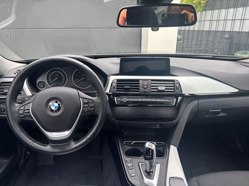 Gebraucht BMW 330 Advantage 258 PS (189 kW) 2019 Grau Kombi