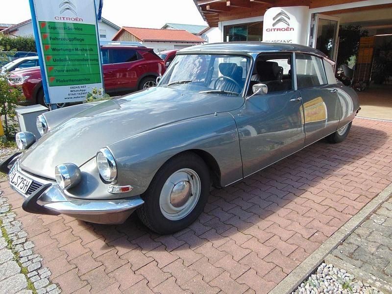 Grau Gebraucht 1966 Citroën DS Limousine | 35.000 € - Bild 1/4
