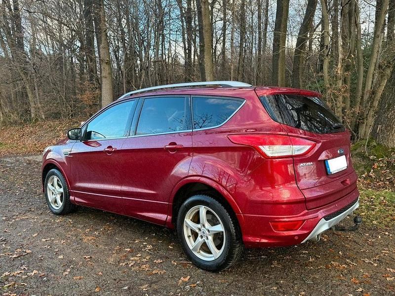 Rot Gebraucht 2016 Ford Kuga Titanium SUV | 10.100 € (Guter Preis) - Bild 1/4