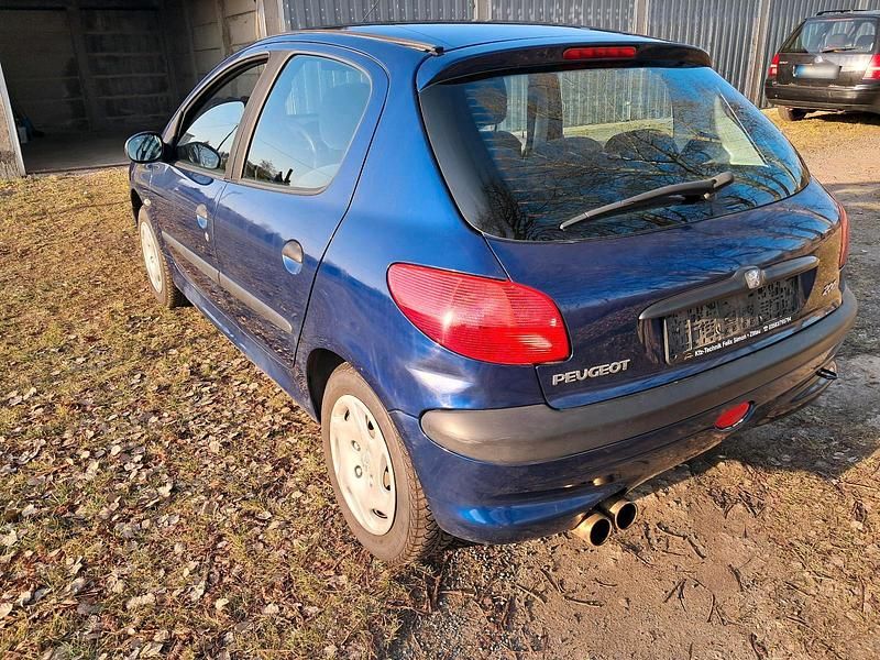 Gebraucht Peugeot 206 Premium 75 PS (55 kW) 2003 Blau Kleinwagen