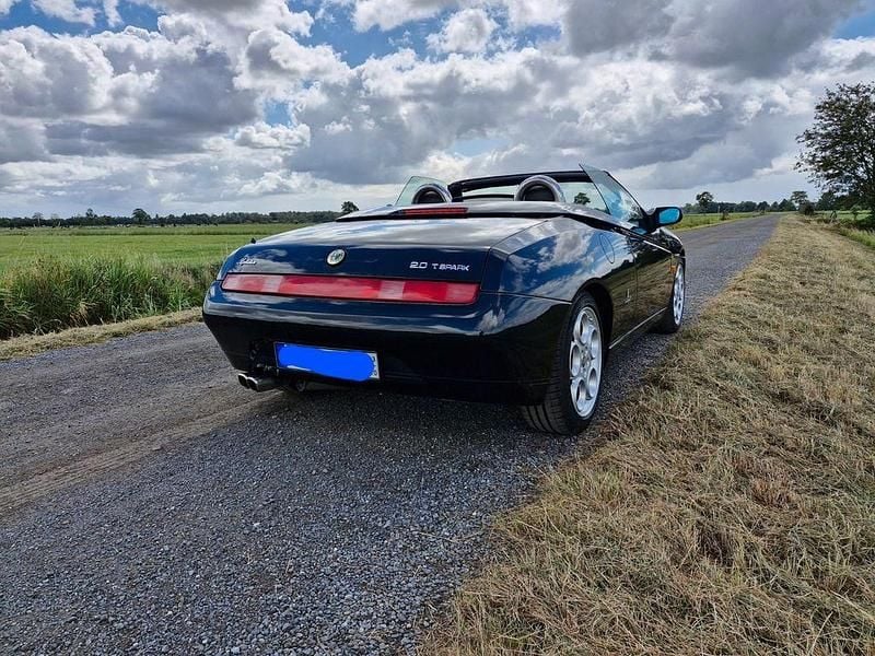 Gebraucht Alfa Romeo Spider 150 PS (110 kW) 2001 Schwarz Cabrio