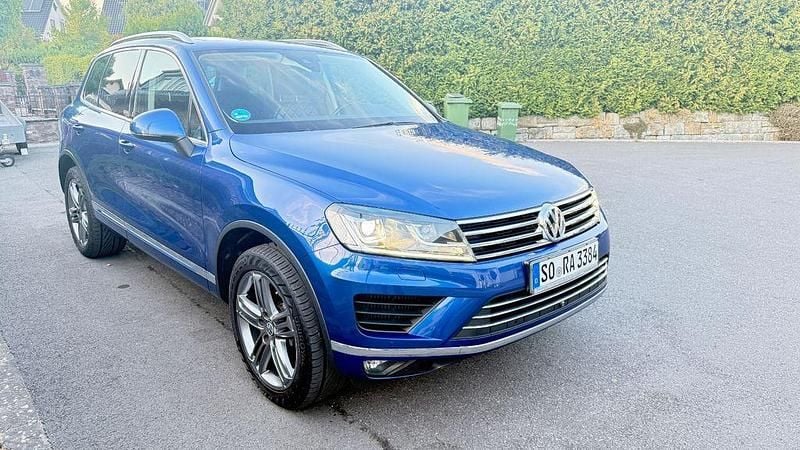 Gebraucht VW Touareg Exclusive 262 PS (192 kW) 2017 Blau SUV