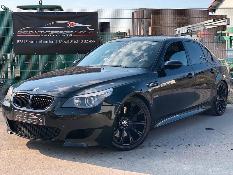 Second-hand BMW M5 Performance 507 CP (372 kW) 2005 Negru Berlinǎ