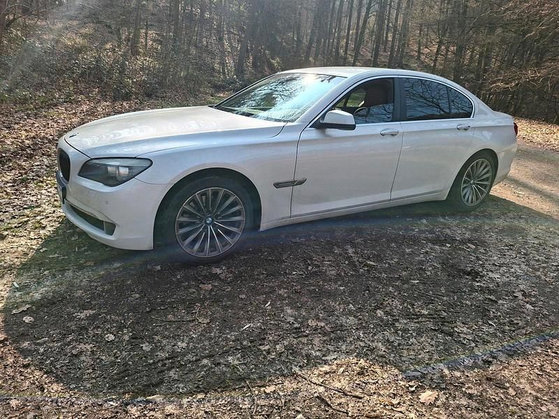 Gebraucht BMW 730 245 PS (180 kW) 2011 Weiß Limousine