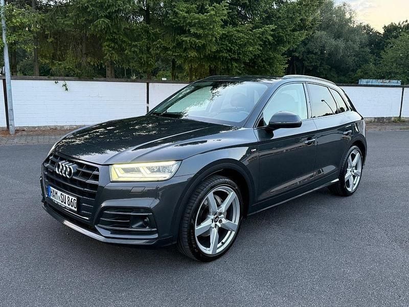 Grau Gebraucht 2018 Audi Q5 Sport SUV | 29.500 € (Fairer Preis) - Bild 1/4