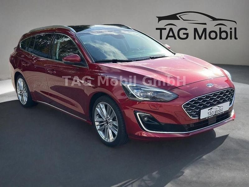 Rot Gebraucht 2019 Ford Focus Vignale Limousine | 18.785 € (Etwas zu teuer) - Bild 1/4