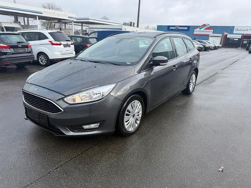 Gebraucht Ford Focus Business Edition 120 PS (88 kW) 2016 Magnetic Kombi