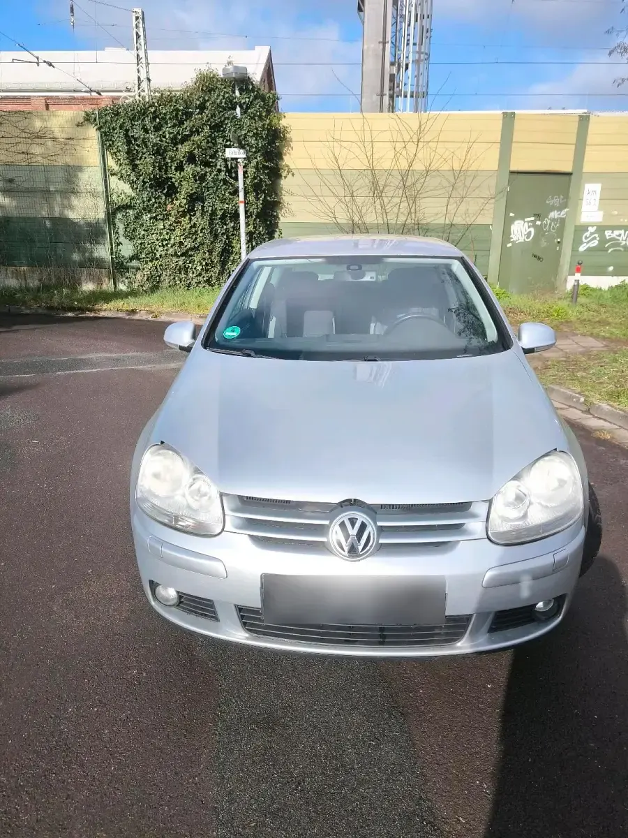 Używany VW Golf V 75 KM (55 kW) 2008 Srebrny Hatchback