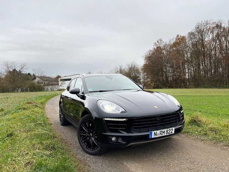 Schwarz Gebraucht 2014 Porsche Macan S Sport SUV | 21.699 € - Bild 1/4