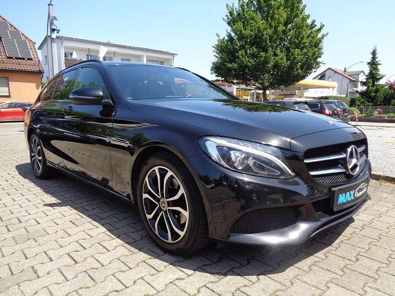 Schwarz Gebraucht 2018 Mercedes C200 Limousine | 12.300 € (Fairer Preis) - Bild 1/4