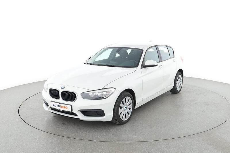 Weiß Gebraucht 2015 BMW 118 Kleinwagen | 12.210 € (Fairer Preis) - Bild 1/3