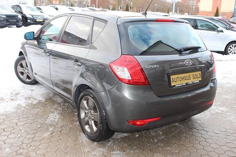 Gebraucht Kia Ceed Spirit 125 PS (91 kW) 2010 Kleinwagen
