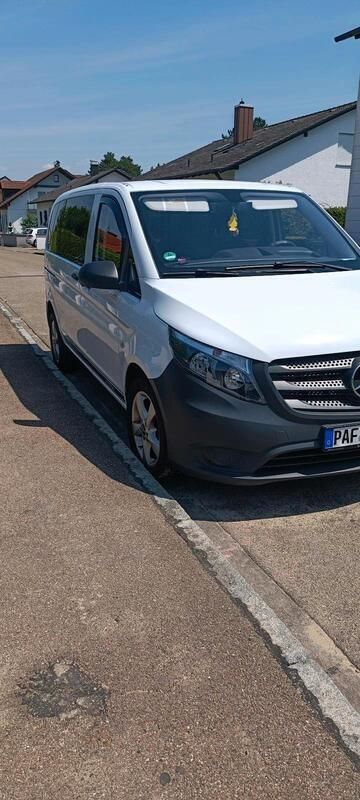Weiß Gebraucht 2020 Mercedes Vito Van / Kleinbus | 24.500 € - Bild 1/4