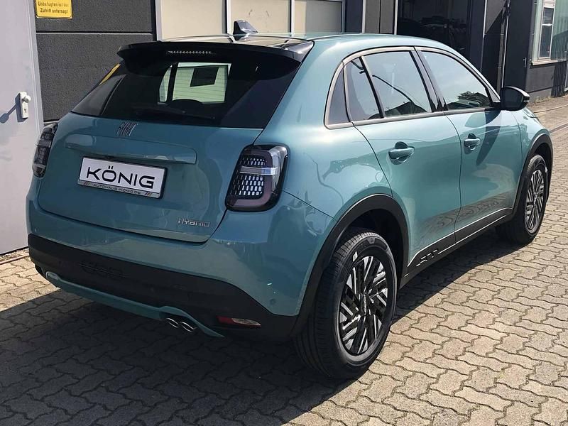 Neu Fiat 600 146 PS (107 kW) 2025 Blau Limousine