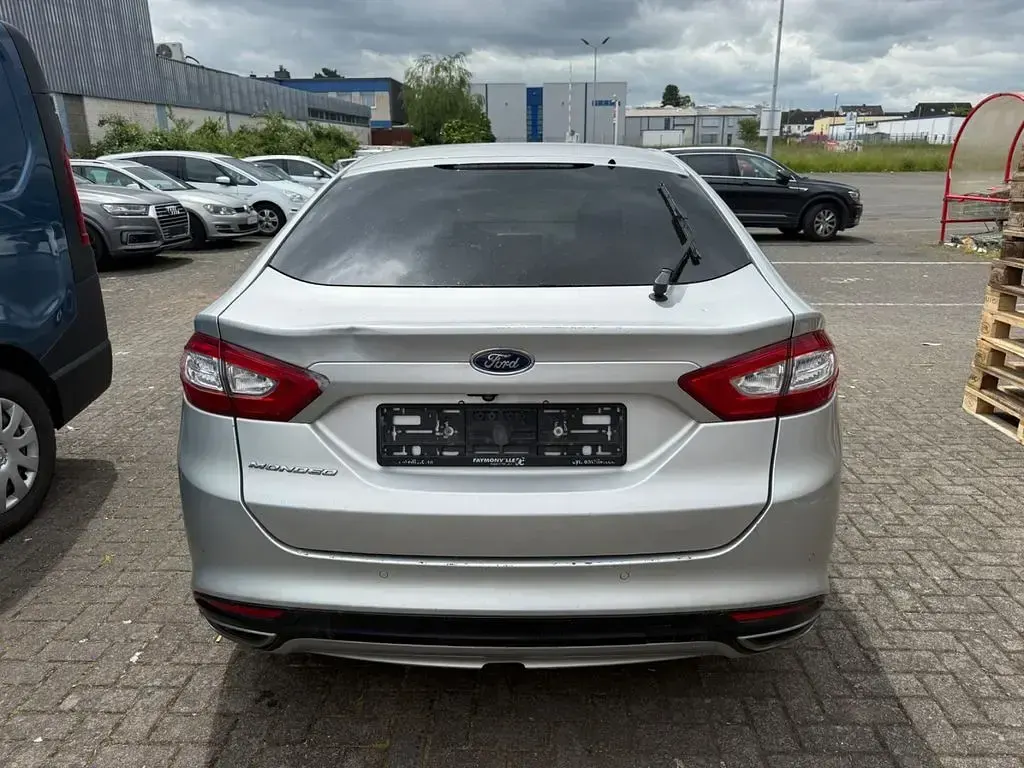 Gebraucht Ford Mondeo Titanium 179 PS (131 kW) 2019 Silber Limousine