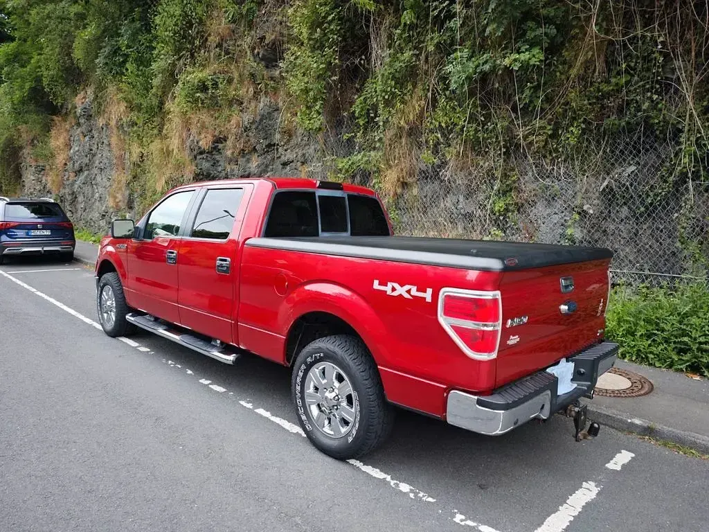 Gebraucht Ford V8 XLT 305 PS (224 kW) 2010 Rot SUV
