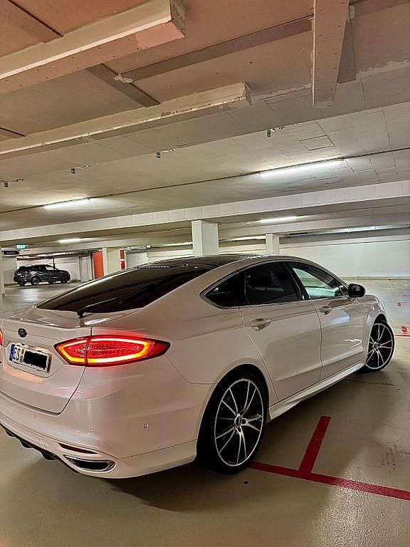 Gebraucht Ford Mondeo Titanium 179 PS (131 kW) 2016 Weiß Limousine