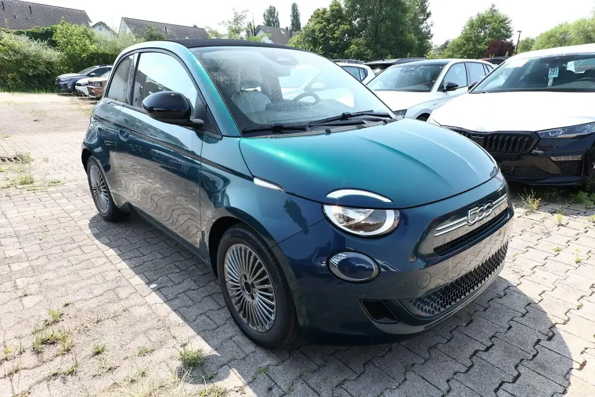 Neu Fiat 500C Icon 65 PS (47 kW) 2026 Ozean grün metallic Cabrio