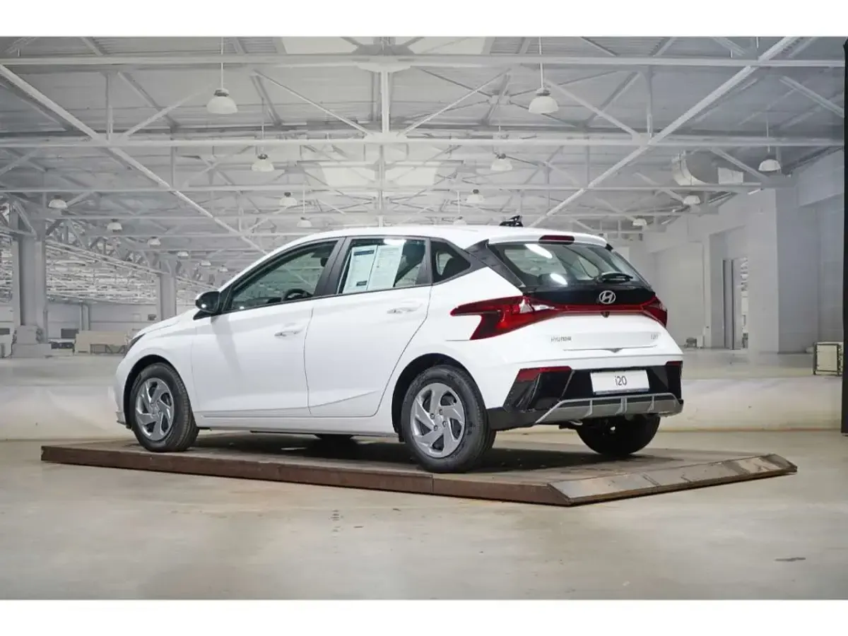 Neu Hyundai i20 Select 90 PS (66 kW) 2026 Atlas white Kleinwagen
