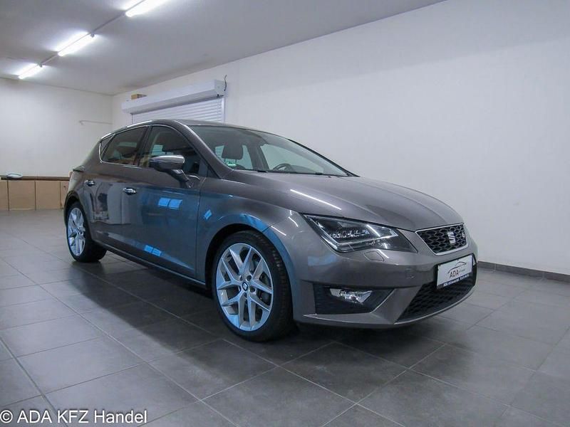 Grau Gebraucht 2016 Seat Leon FR Limousine | 12.299 € (Fairer Preis) - Bild 1/4