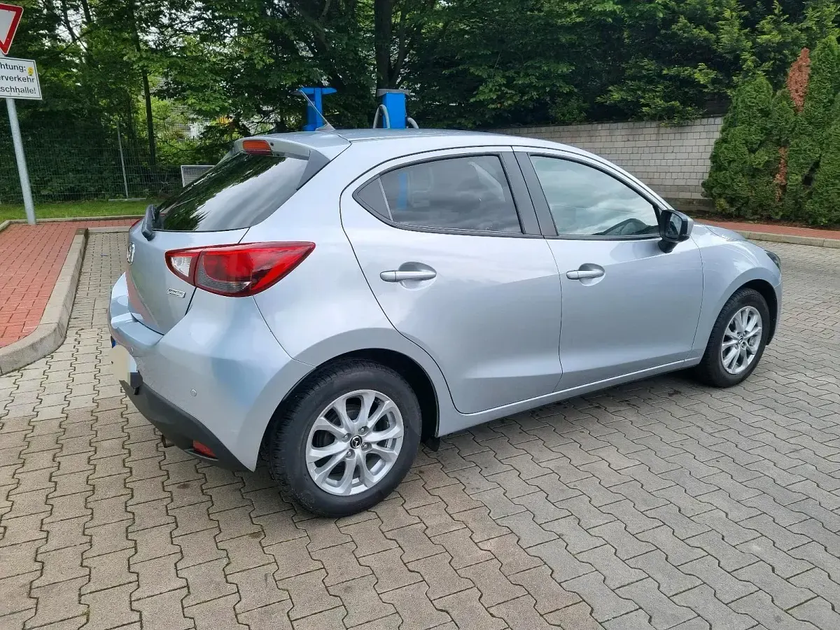 Gebraucht Mazda 2 Exclusive 90 PS (66 kW) 2017 Grau Kleinwagen