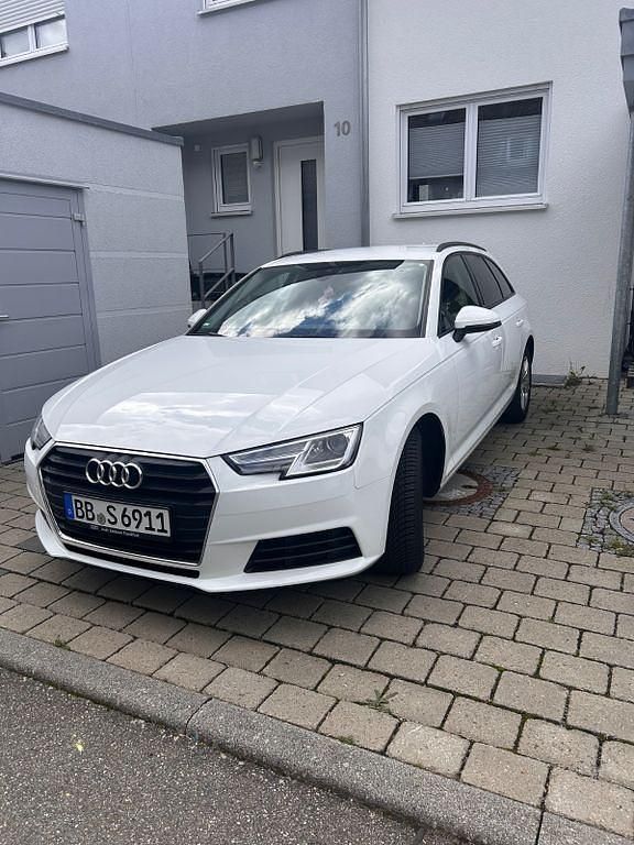 Weiß Gebraucht 2017 Audi A4 Kombi | 15.700 € (Guter Preis) - Bild 1/4