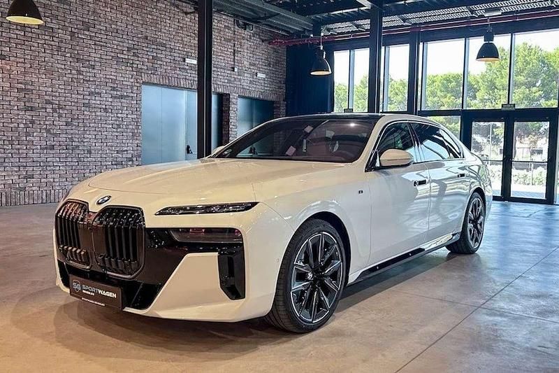 Mineralweiss metallic Gebraucht 2025 BMW 740 M Sport Limousine | 114.900 € (Fairer Preis) - Bild 1/4