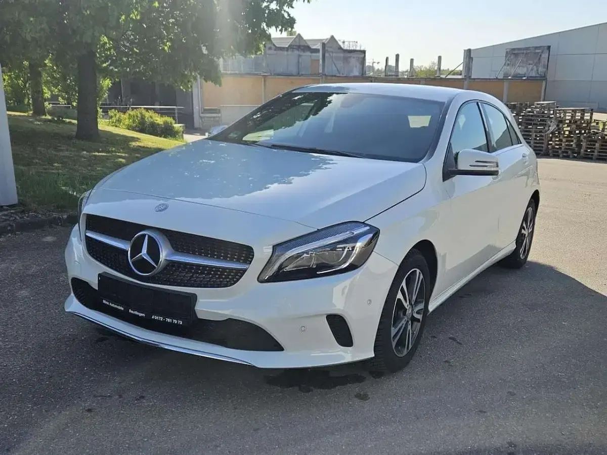 Second-hand Mercedes A200 156 CP (114 kW) 2016 Alb Hatchback