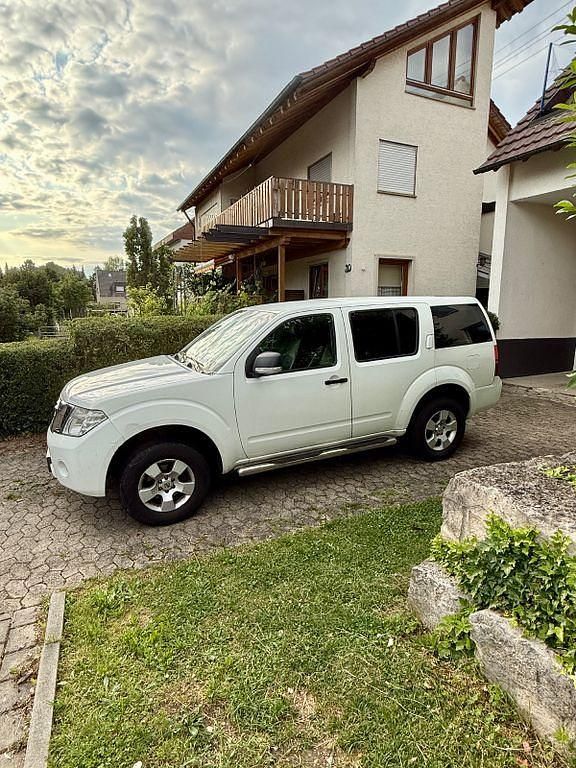 Weiß Gebraucht 2010 Nissan Pathfinder SUV | 9.400 € (Superpreis) - Bild 1/4