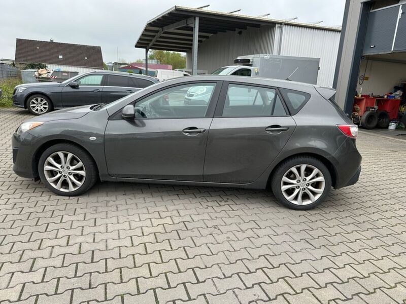 Grau Gebraucht 2011 Mazda 3 Exclusive-Line Limousine | 3.999 € (Superpreis) - Bild 1/4