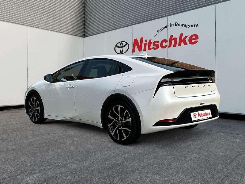 Gebraucht Toyota Prius Executive 223 PS (164 kW) 2023 Platinumweiß perleffekt Kleinwagen